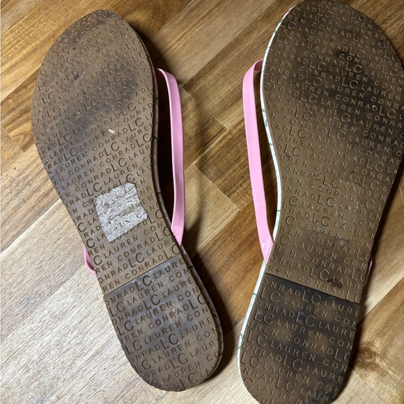 LC Lauren Conrad White and Pink Palm Tree Flip Flops - Picture 11 of 12